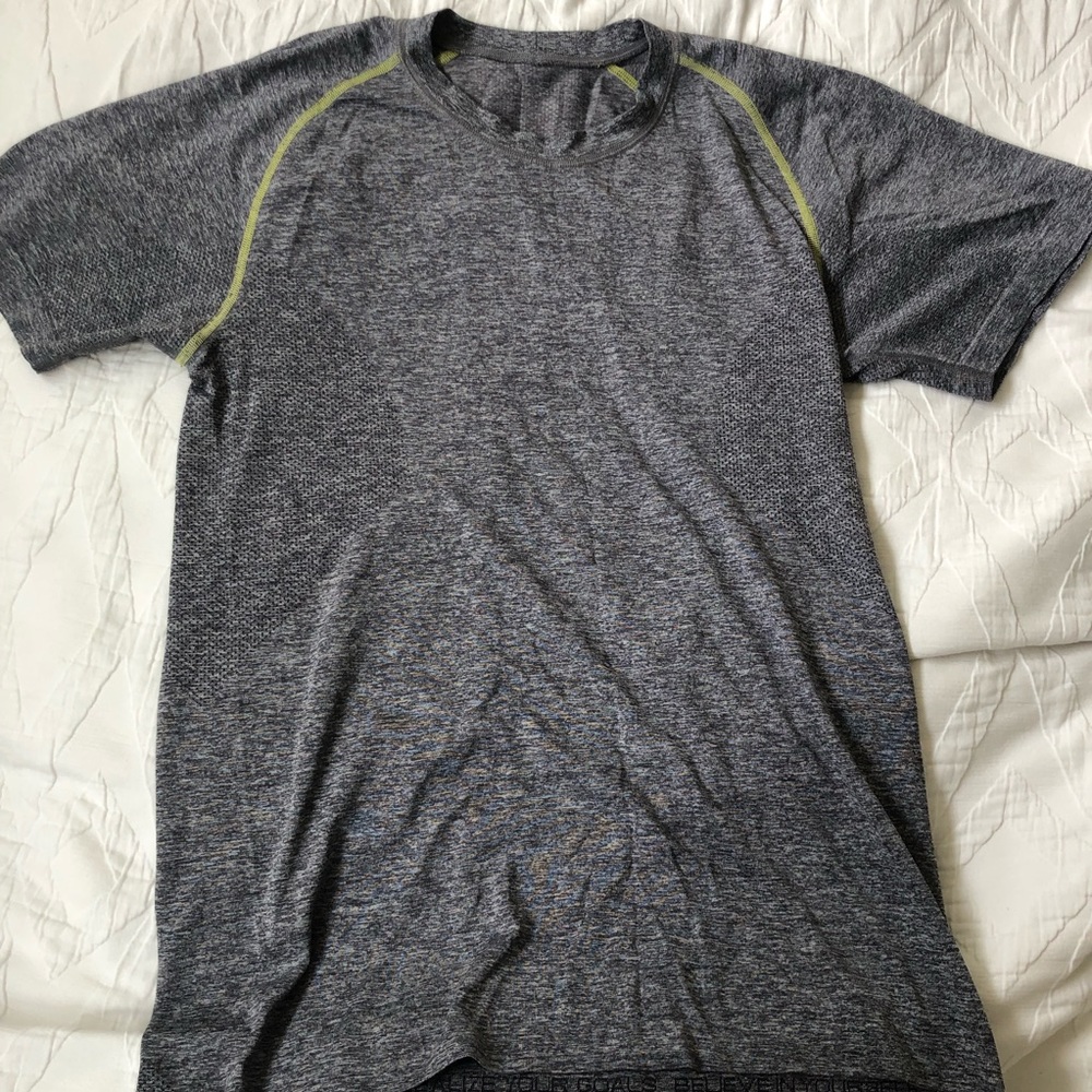 Men’s lululemon active shirt
